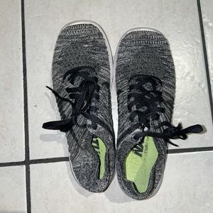 Nike Free Runs (Size: Youth 5.5/Women’s 7)